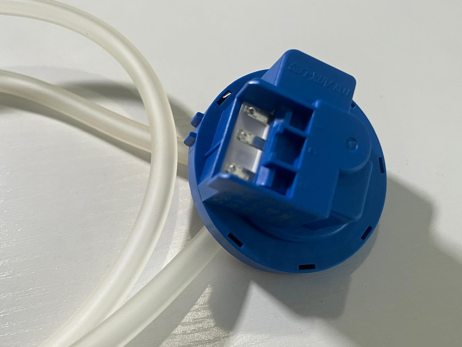 Genuine OEM Samsung Washer Water Level Pressure Switch DC96-01703H — thumbnail 3