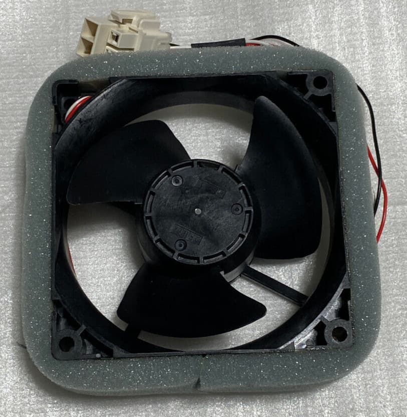 Genuine OEM Samsung Refrigerator Evaporator Fan Motor U92C12MS1B3-52 DA81-06013A — thumbnail 2