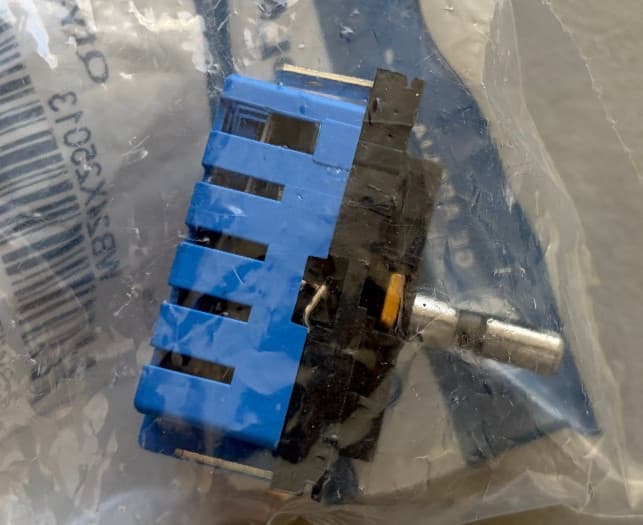 WB24X25013  OEM GE Oven Range Surface Element Switch New Genuine — thumbnail 2