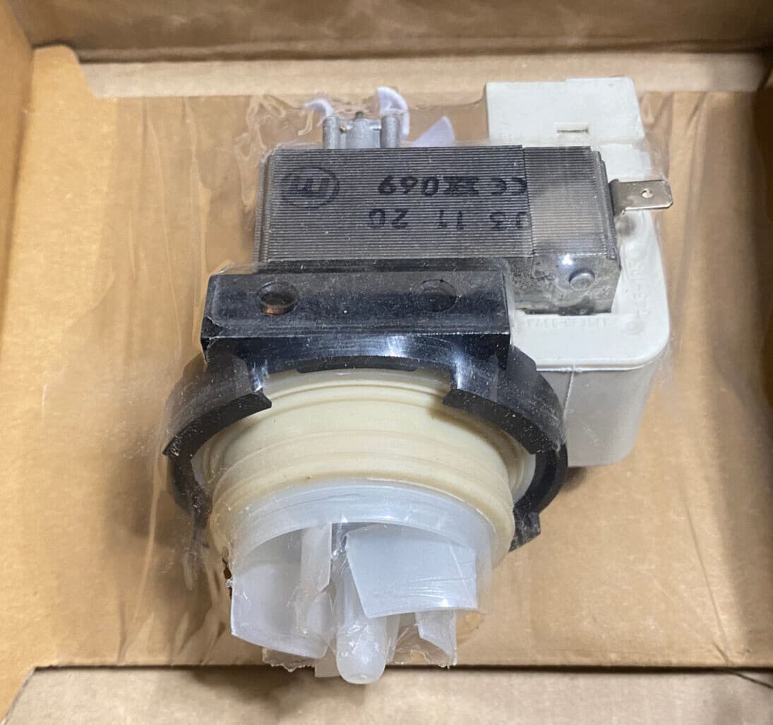 New Genuine OEM  Miele Dishwasher Drain Pump 4229915 — thumbnail 2