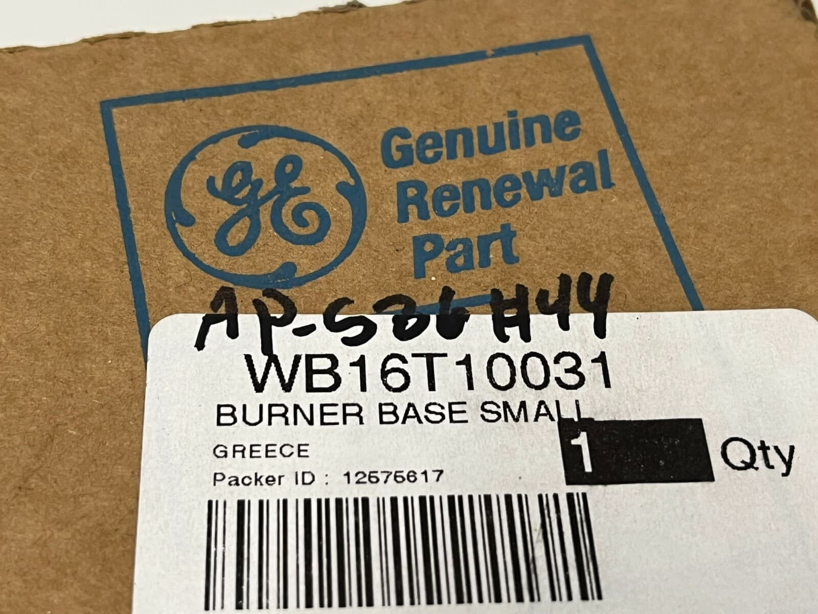 NEW Genuine OEM GE Gas Range Burner Base  JGP328BEC1BB WB16T10031 — thumbnail 3
