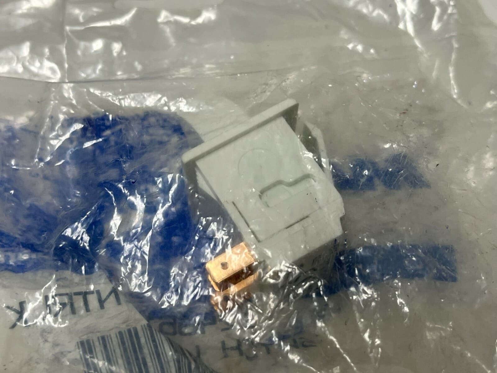 NEW Genuine OEM Whirlpool Maytag  Refrigerator Door Switch  12466101 W11396033 — thumbnail 2