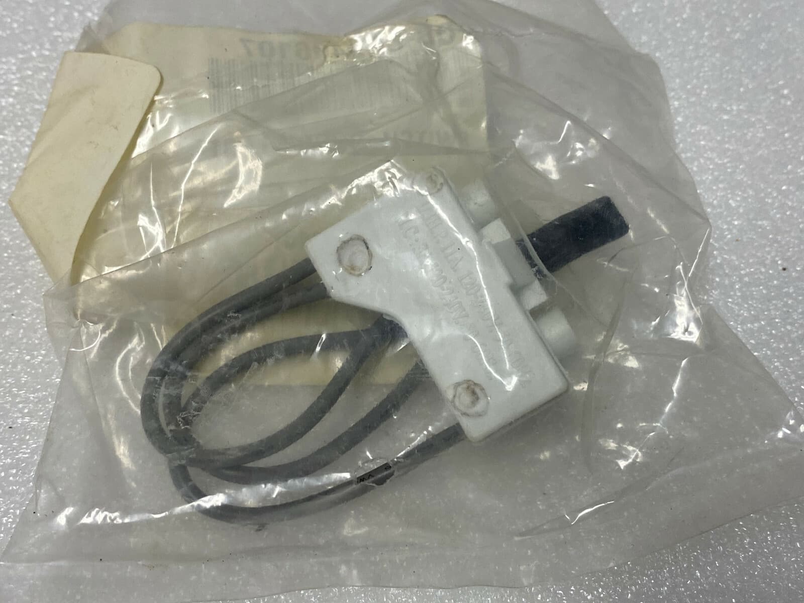 New Genuine OEM Whirlpool  Dryer Door Switch 3406107 — thumbnail 4