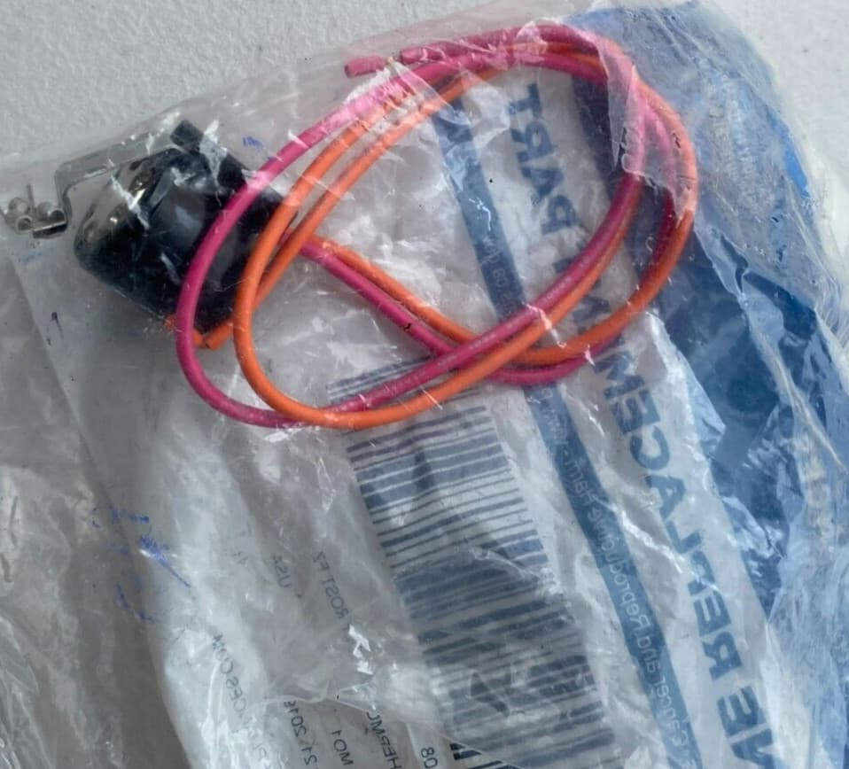 New Genuine GE Defrost Thermostat WR50X10108 — thumbnail 2
