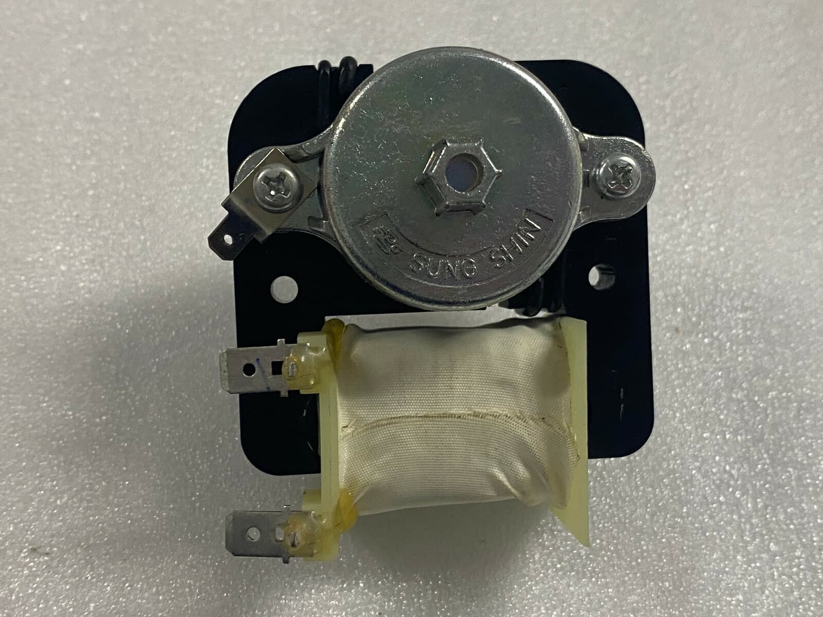 New Genuine Whirlpool Refrigerator Evaporator Fan Motor W10189703 WPW10189703 — thumbnail 3