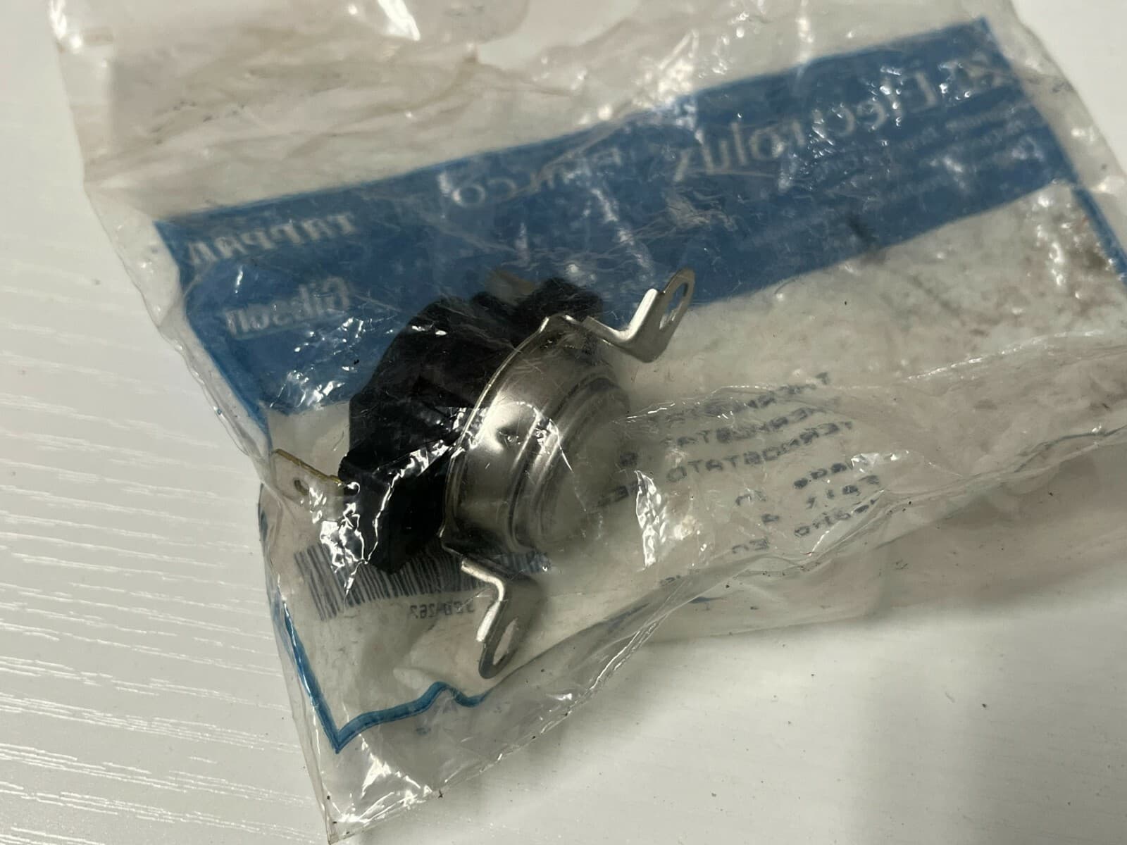 NEW Genuine OEM Frigidaire Dryer Thermostat GLER341AS2	 3204267 — thumbnail 2