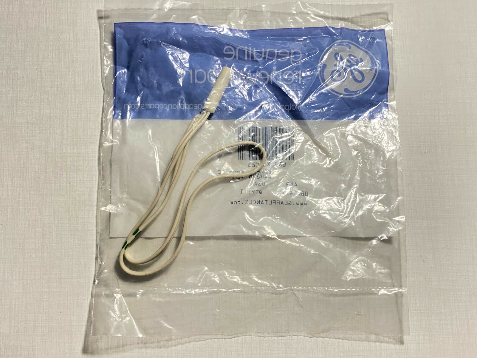 WR55X10025  New Genuine GE Refrigerator Temperature Sensor — thumbnail 4