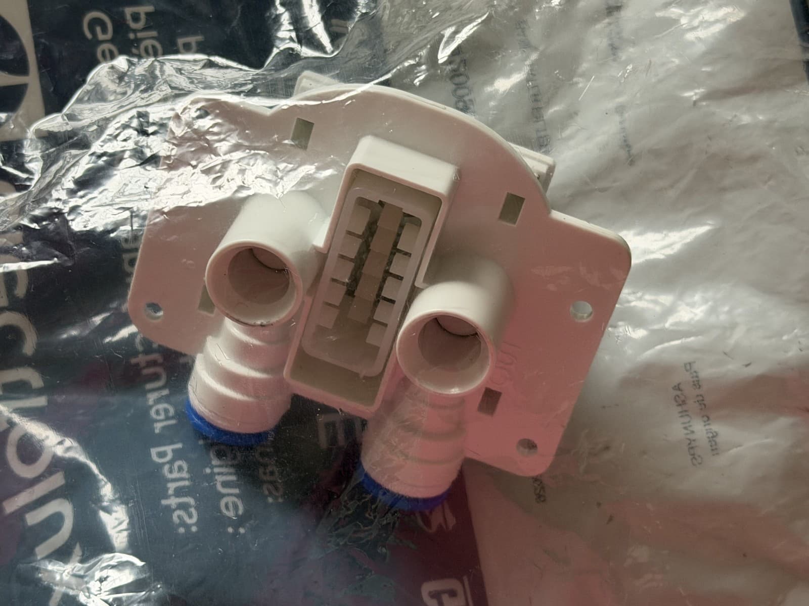 242009604 Frigidaire Refrigerator Water Filter Housing OEM New Genuine — thumbnail 2