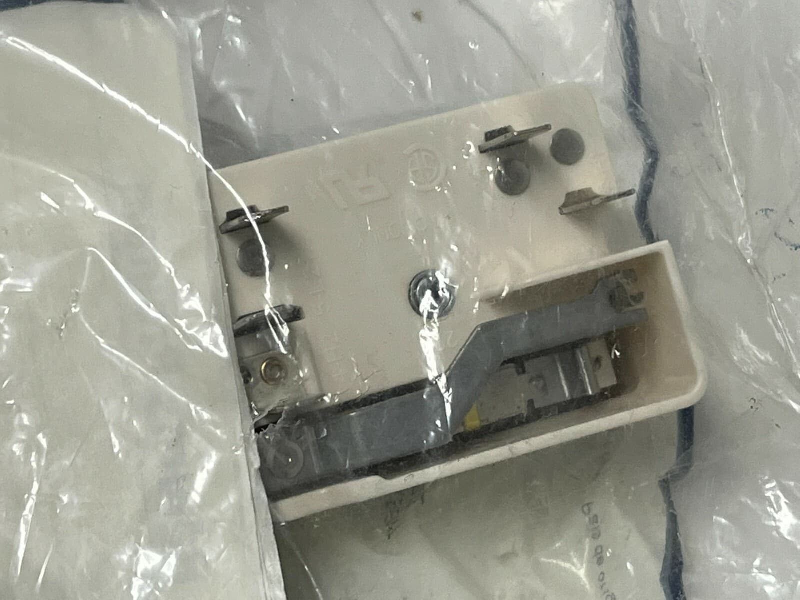 316436000 OEM Frigidaire Range Small Surface Element Switch New Genuine — thumbnail 4