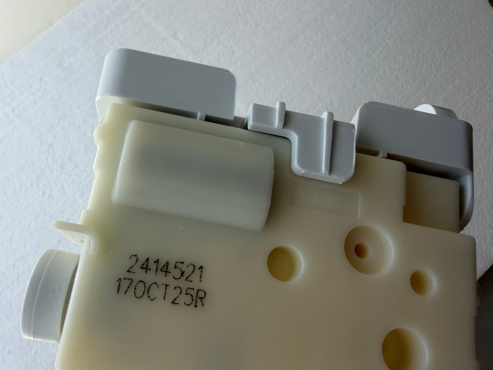 K2427747  New Genuine Hisense Automatic Ice-maker Part — thumbnail 3