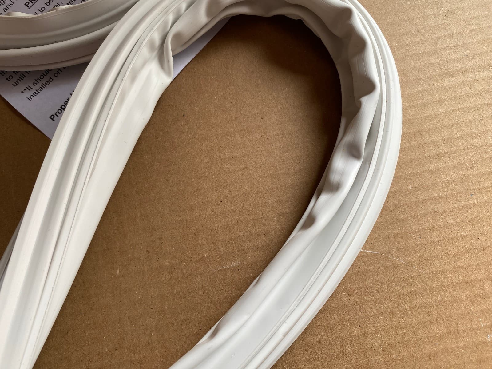 W10830276 OEM Whirlpool Refrigerator Door Gasket (White) New Genuine — thumbnail 2
