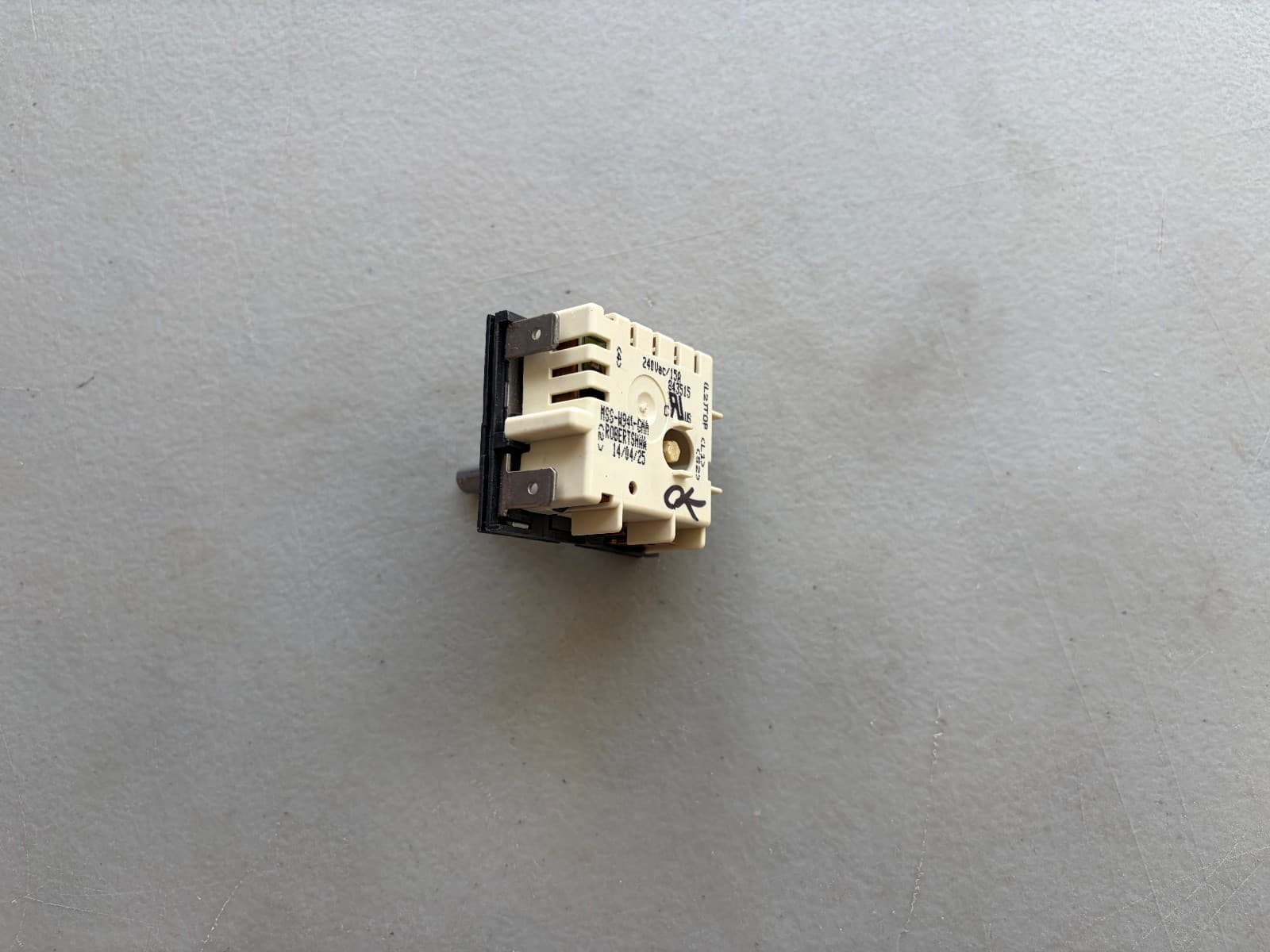 843515 Hisense Range Infinite Switch OEM  New Genuine — thumbnail 2