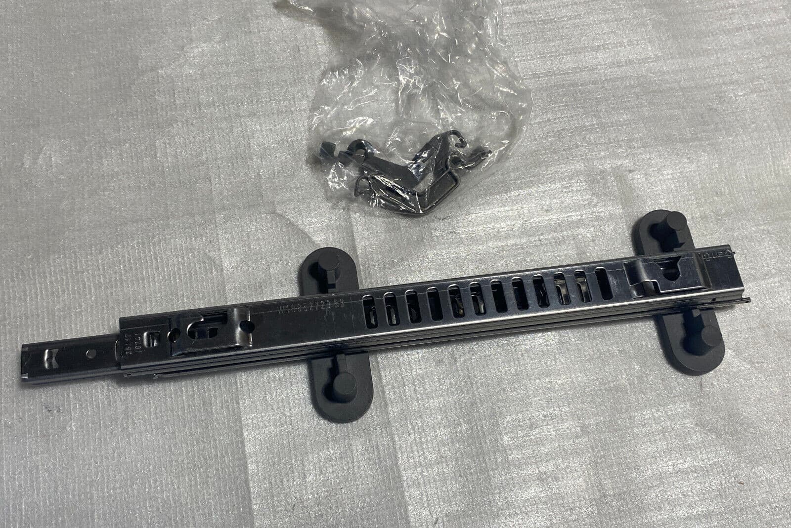 New Genuine Whirlpool Dishwasher Dishrack Slide Rail, Right W11259786 — thumbnail 2