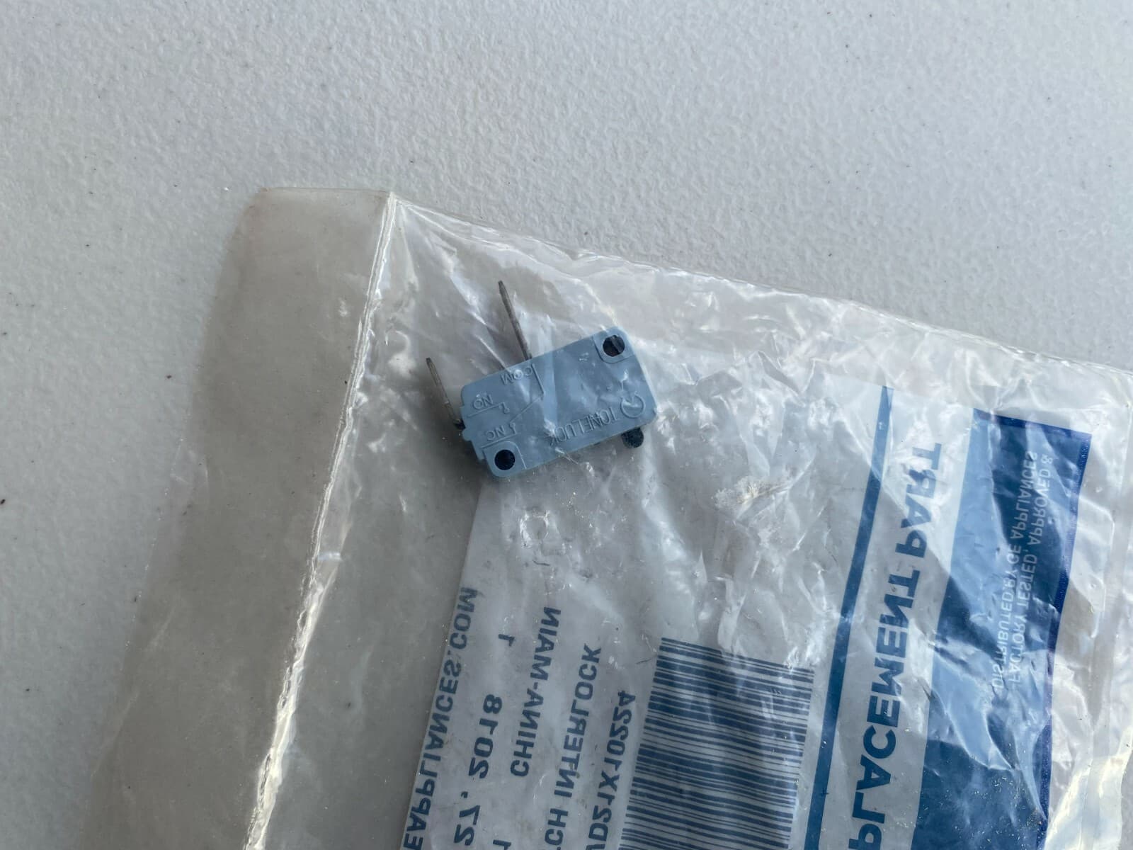 Genuine OEM GE Interlock Switch WD21X10224 — thumbnail 2
