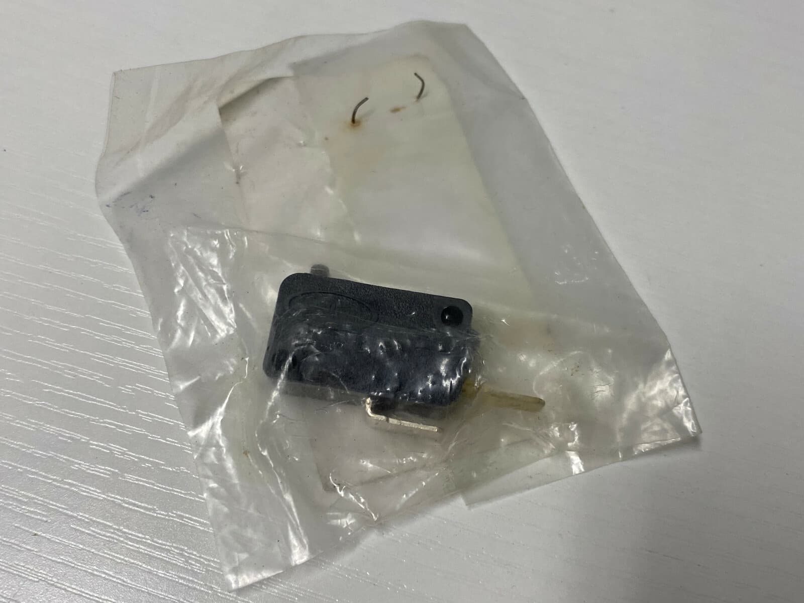 NEW Genuine OEM Whirlpool Door Switch  W10269457 — thumbnail 2