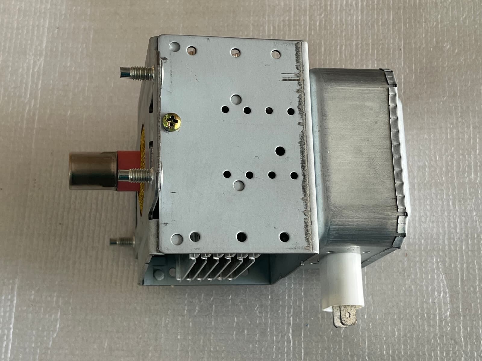 Genuine  Magic Chef Magnetron 3518000700 — thumbnail 4