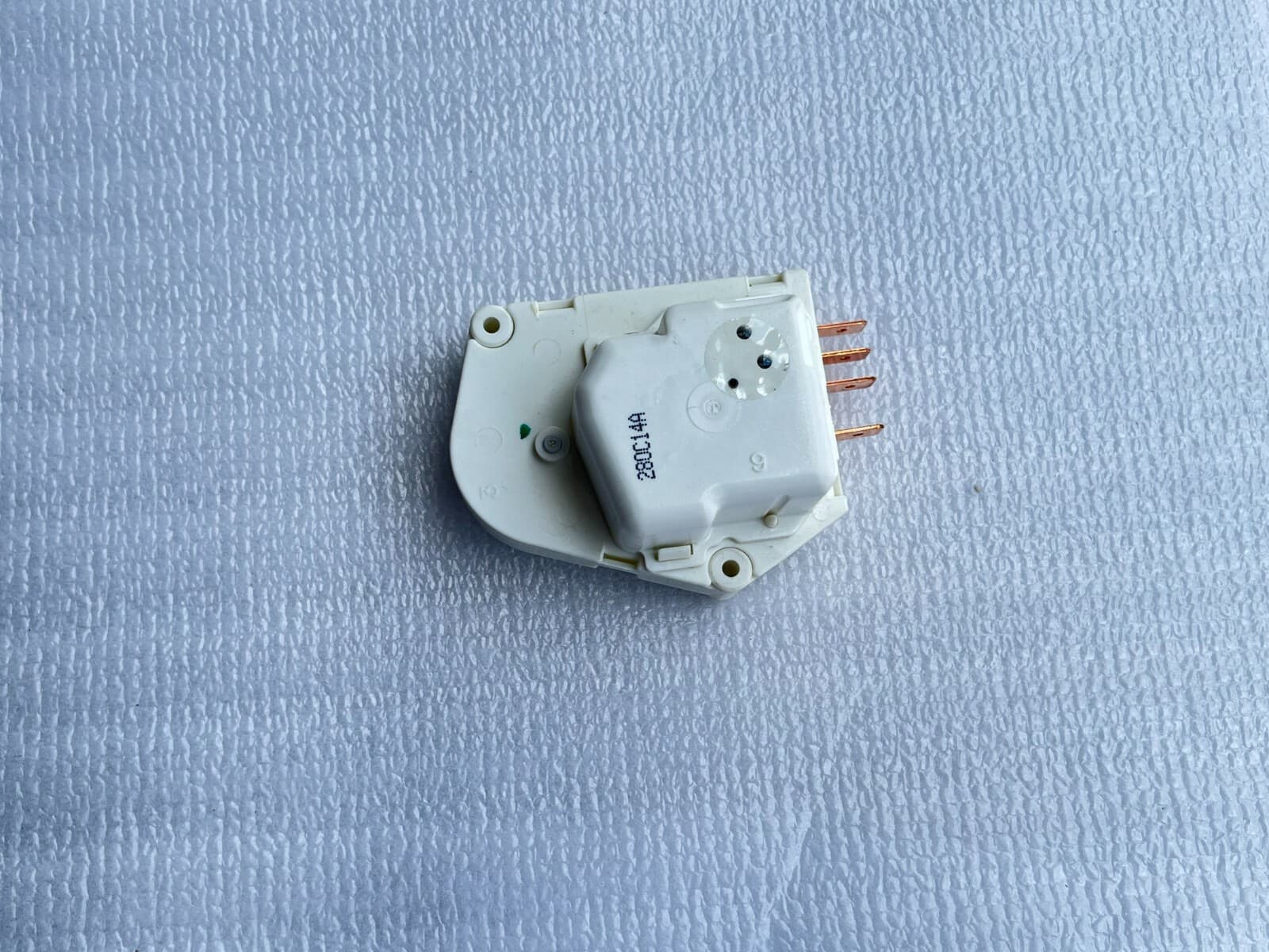 Genuine Electrolux Refrigerator Defrost Timer 215846604 — thumbnail 2