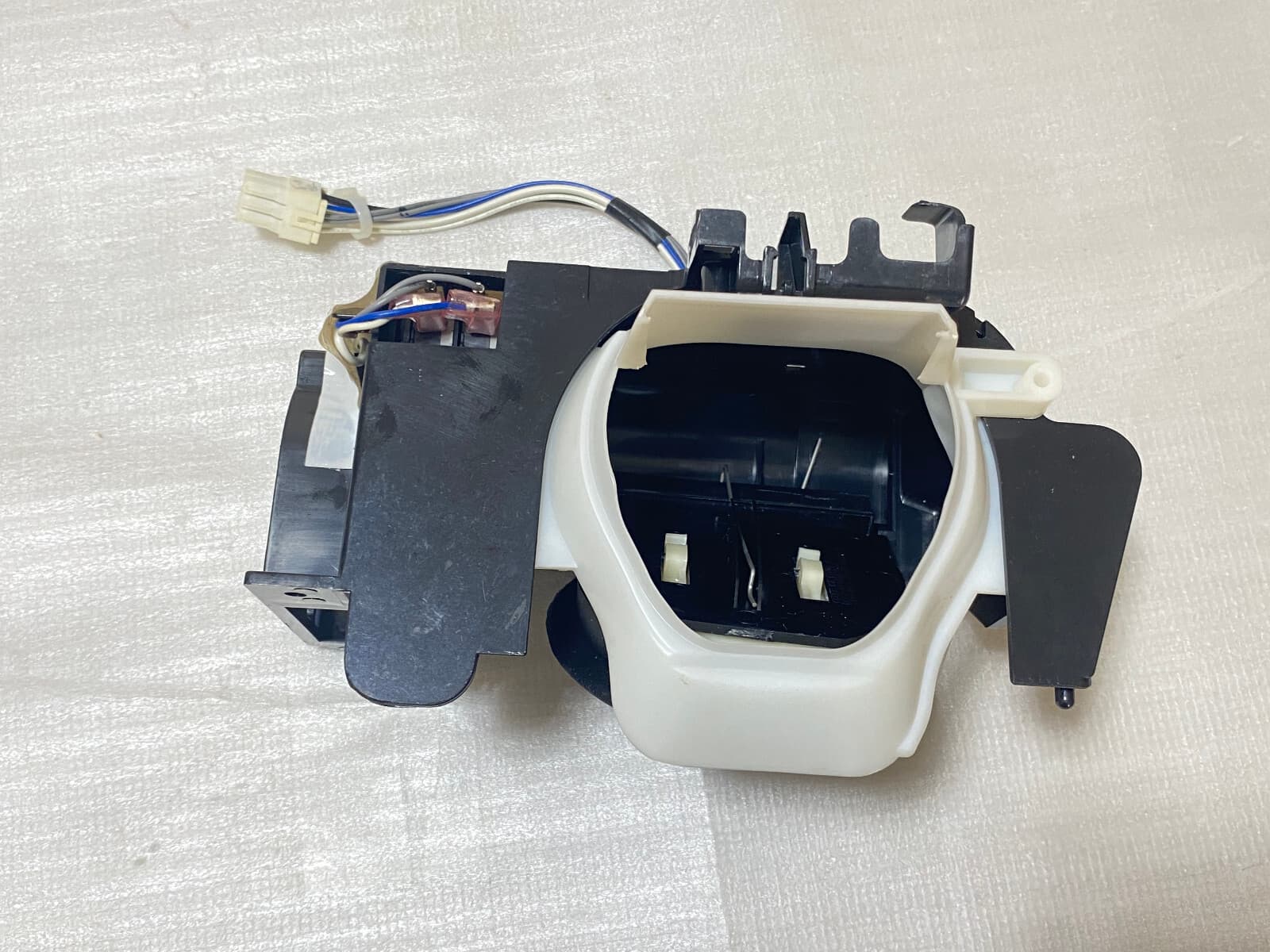 Genuine OEM Samsung Refrigerator Ice Dispenser DA97-13829C — thumbnail 3
