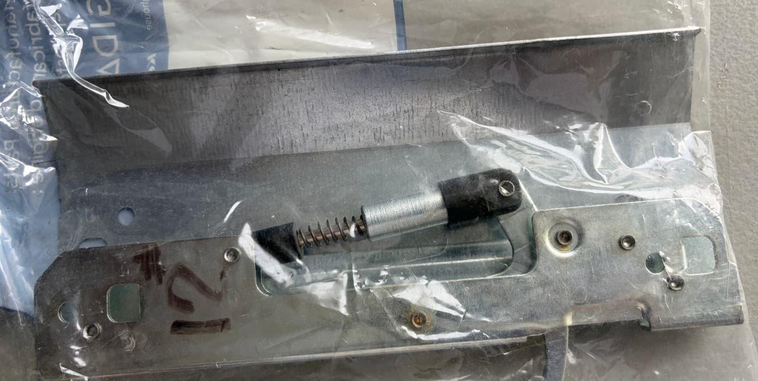 808930502  Frigidaire OEM Double Oven Receptacle New Genuine — thumbnail 2