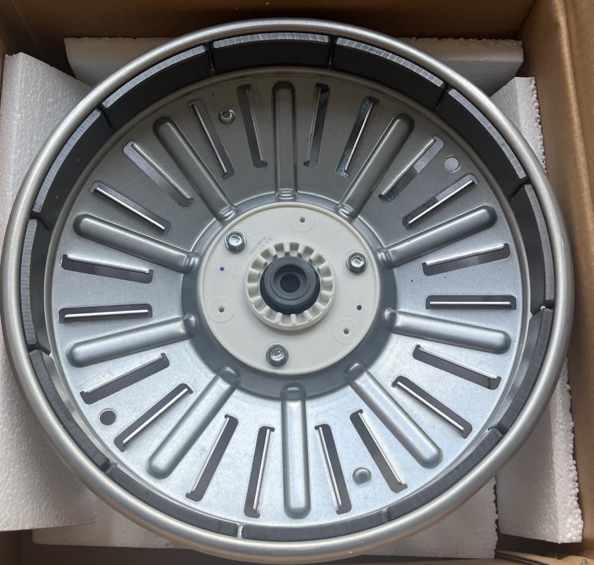 New Genuine OEM LG Washer Rotor Assembly Ccombine WT6105CW AHL76195113