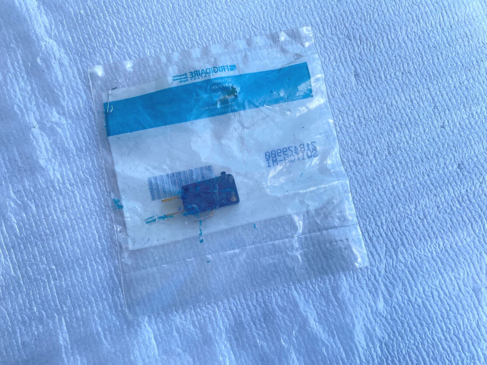 New Genuine Frigidaire Microwave Switch 218479900 — thumbnail 3