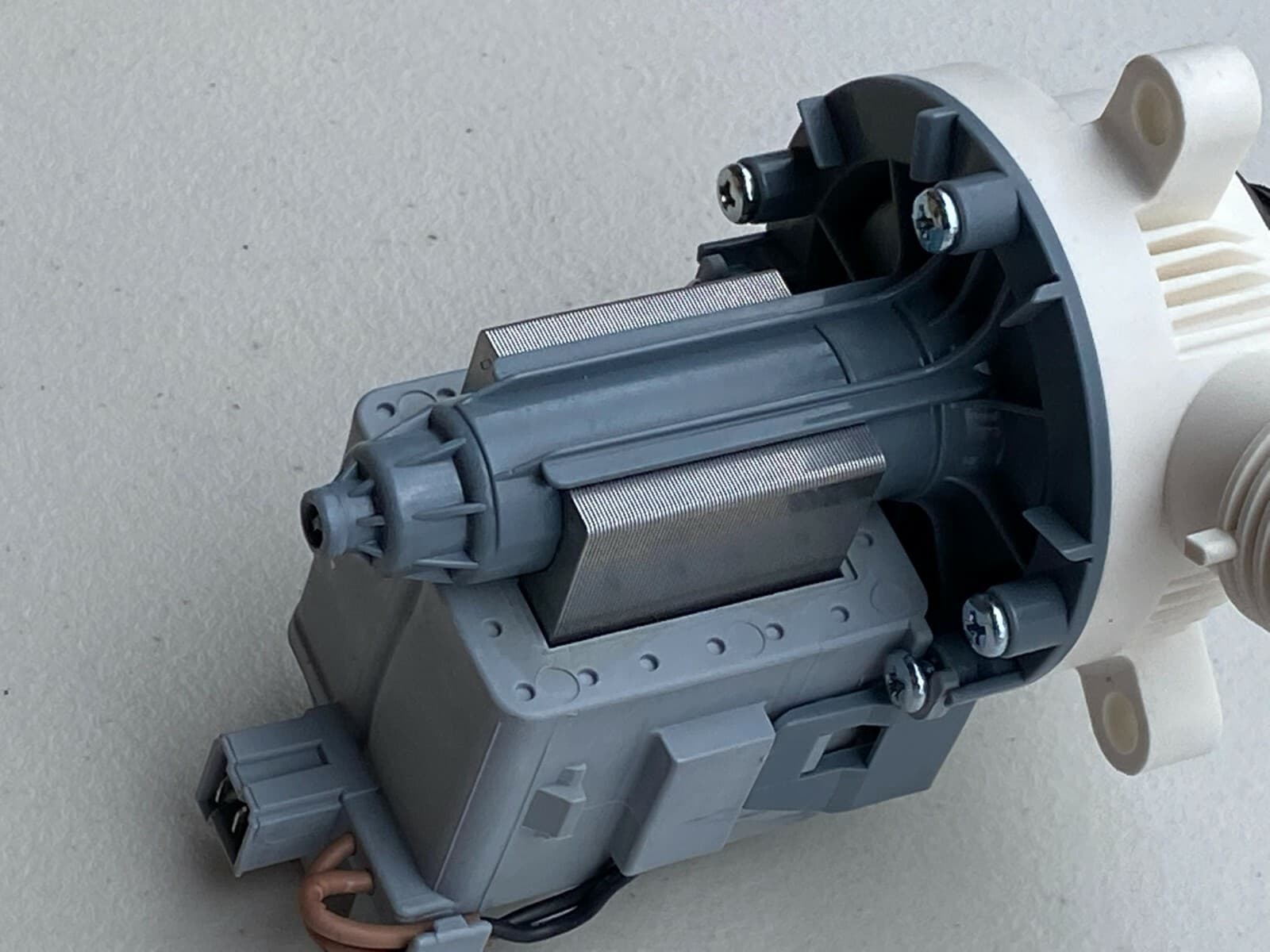 Genuine Whirlpool Washer Drain Pump Assembly W10276397 — thumbnail 9