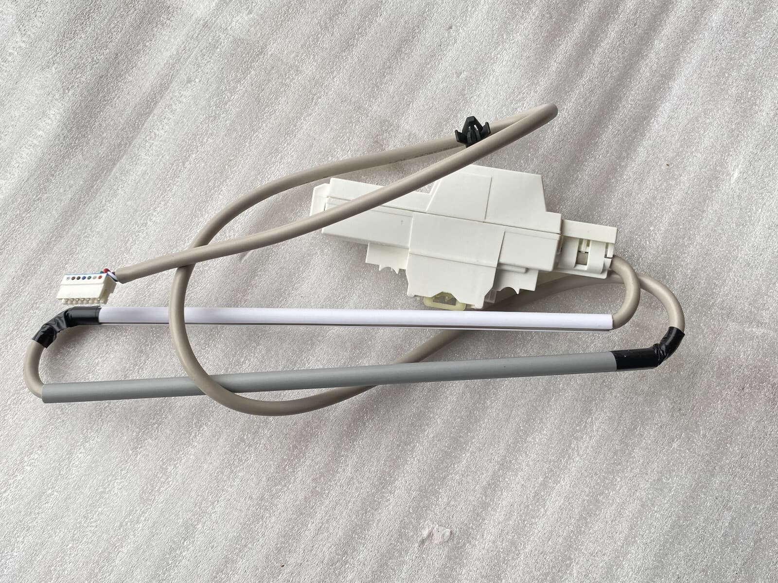 New Genuine Whirlpool  Lid Lock Assembly W10619844 — thumbnail 2